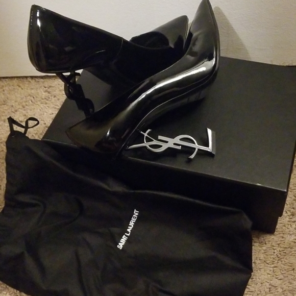 Selling - Picture 3 of 4